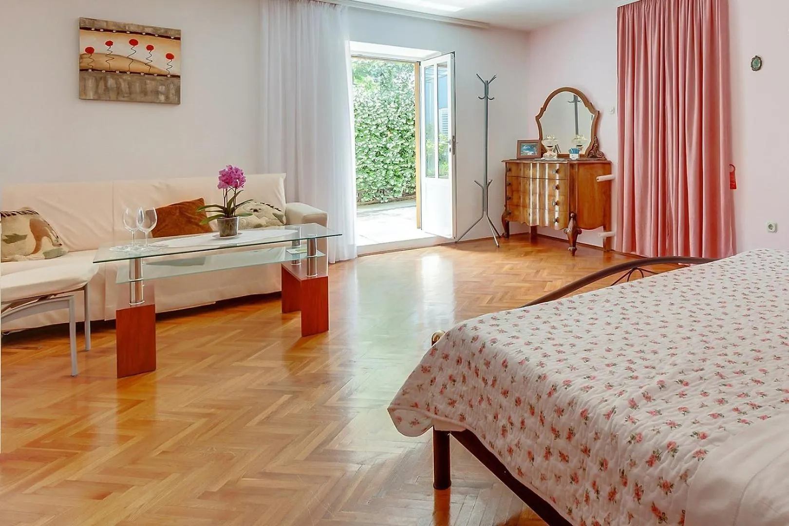 House Rossella With Cozy Apartment And Rooms Close To The Beach Nerezine Gasthuis