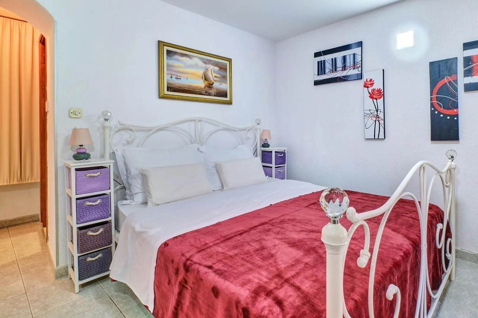 House Rossella With Cozy Apartment And Rooms Close To The Beach Nerezine
