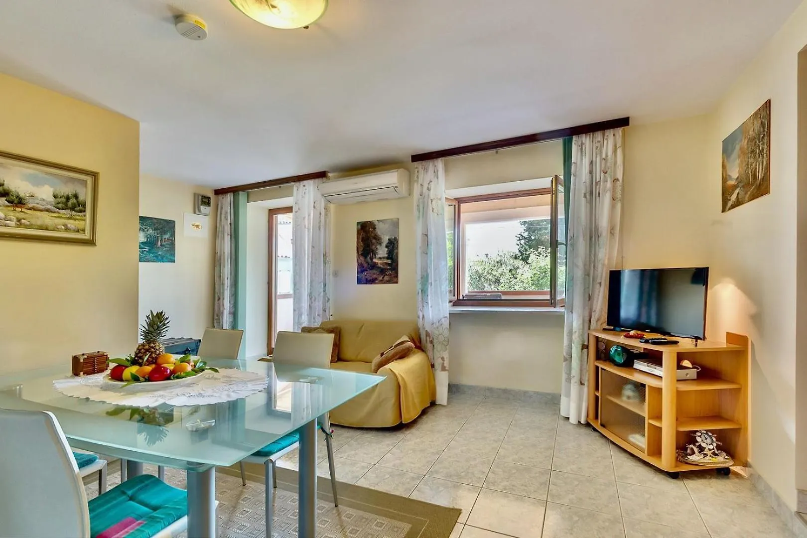 Gasthuis House Rossella With Cozy Apartment And Rooms Close To The Beach Nerezine