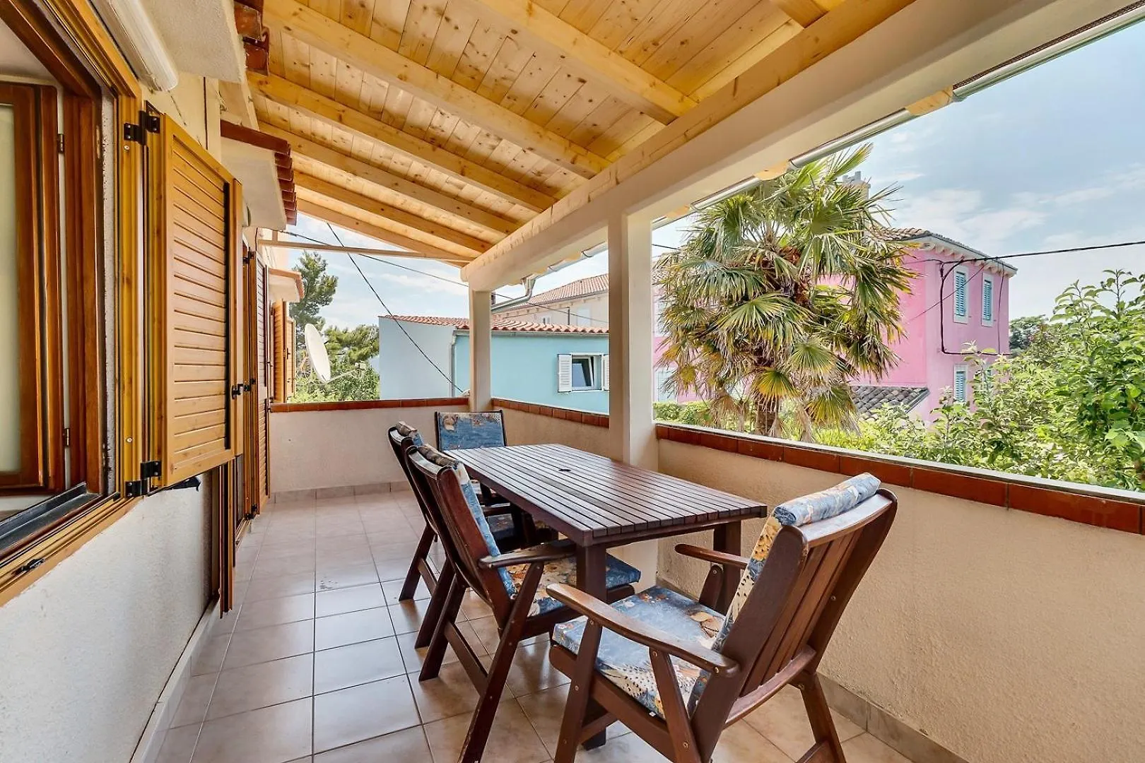 House Rossella With Cozy Apartment And Rooms Close To The Beach Nerezine Gasthuis