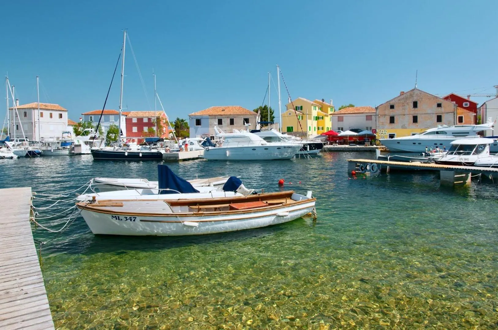 House Rossella With Cozy Apartment And Rooms Close To The Beach Nerezine Gasthuis