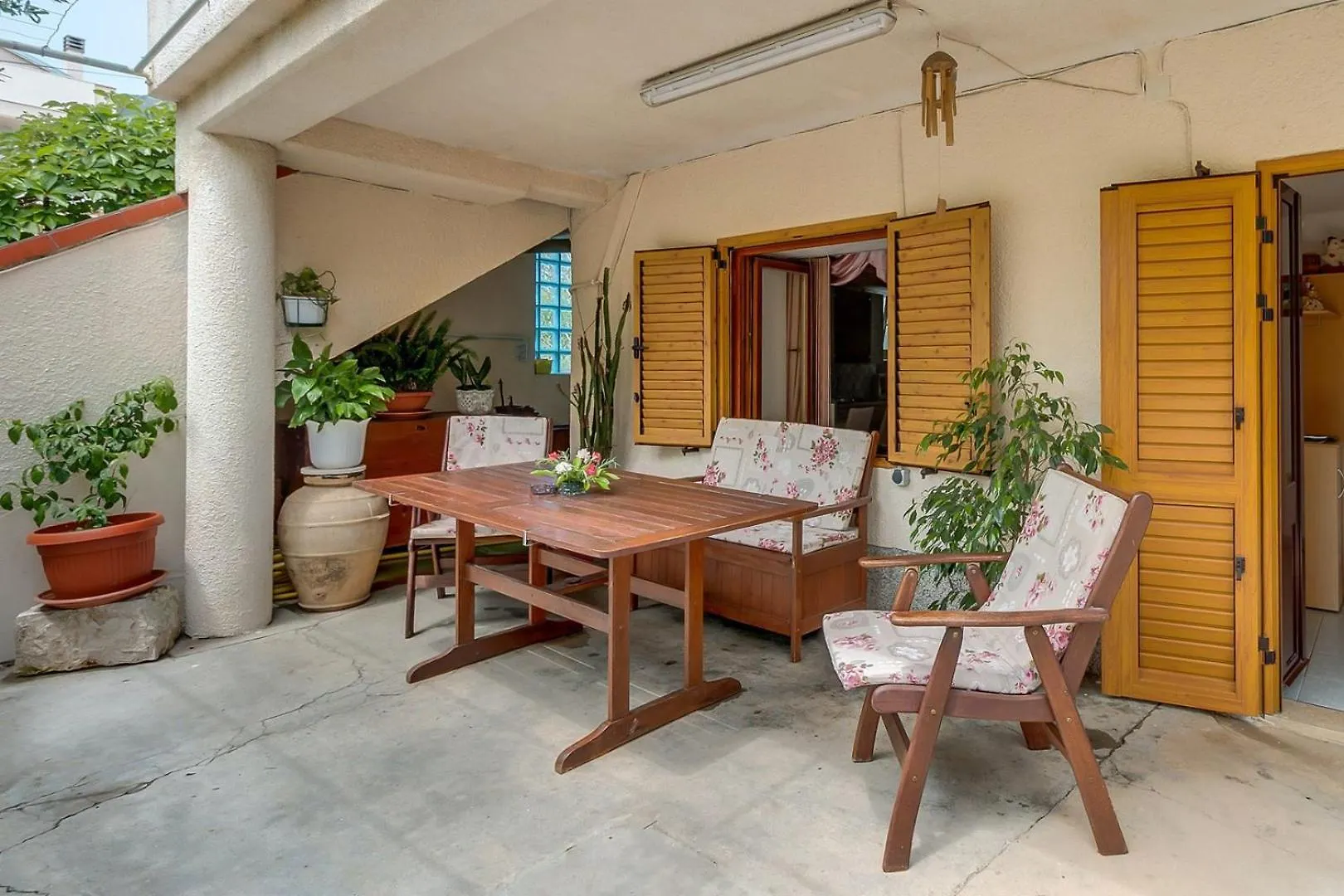 House Rossella With Cozy Apartment And Rooms Close To The Beach Nerezine 0*,