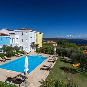 Manora Hotel