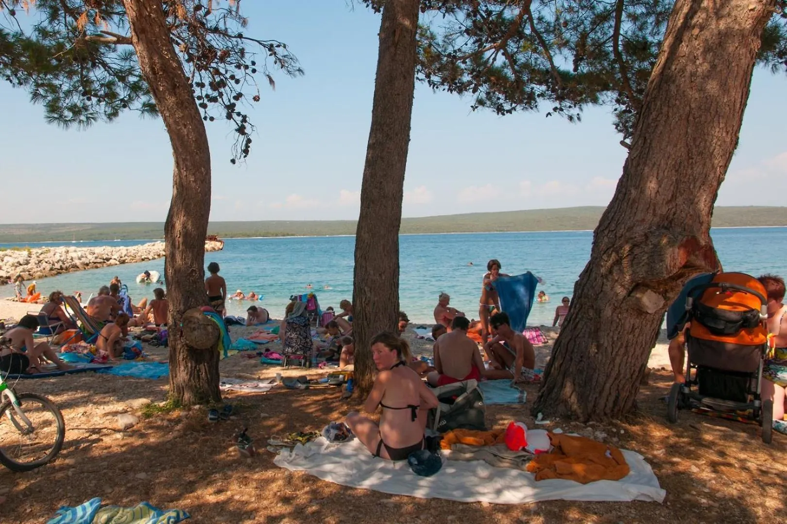 House Rossella With Cozy Apartment And Rooms Close To The Beach Nerezine