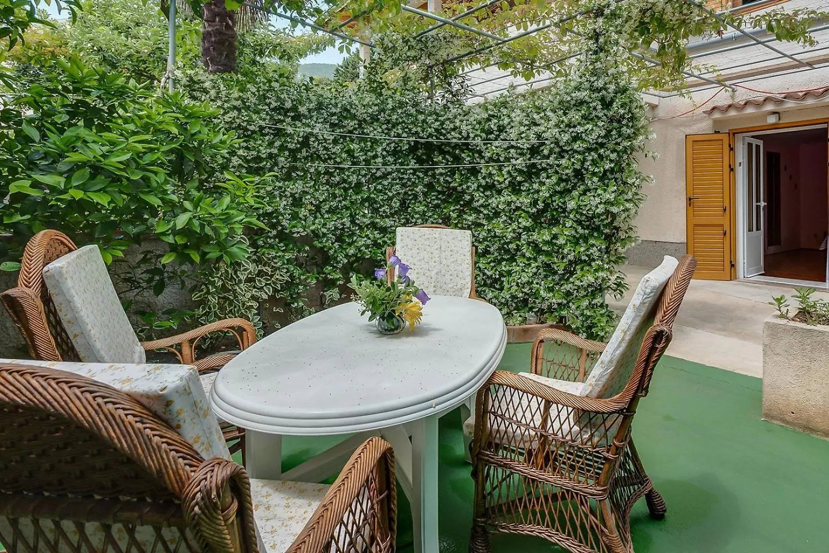 House Rossella With Cozy Apartment And Rooms Close To The Beach Nerezine 0*,