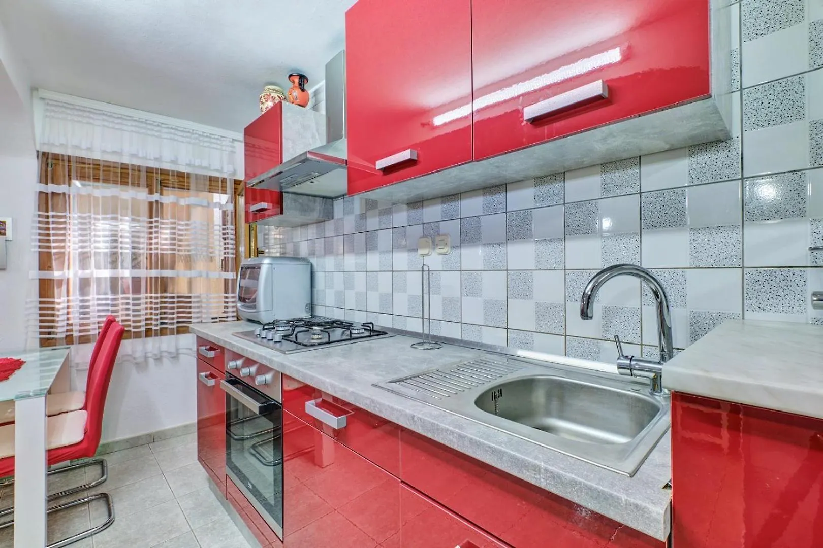 House Rossella With Cozy Apartment And Rooms Close To The Beach Nerezine Croatia