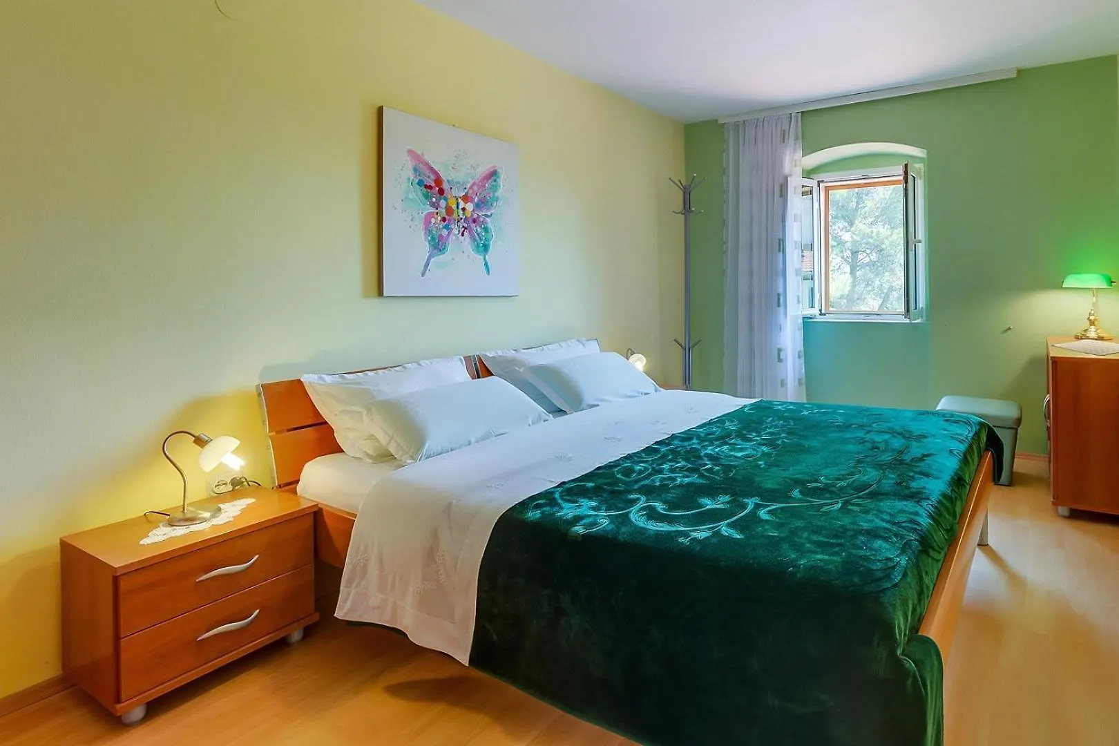 Guest house House Rossella With Cozy Apartment And Rooms Close To The Beach Nerezine