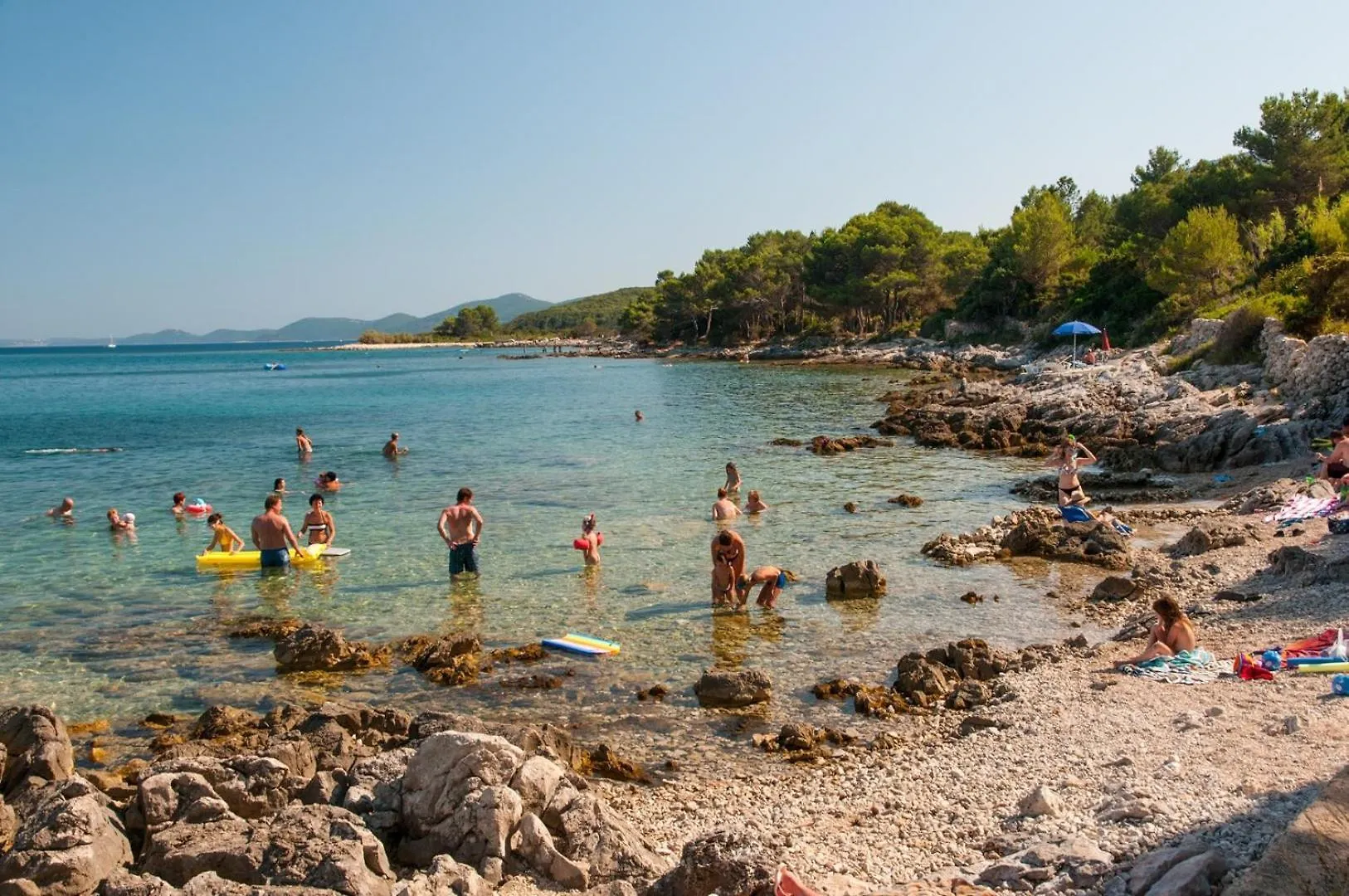 House Rossella With Cozy Apartment And Rooms Close To The Beach Nerezine 0*,  Croatia