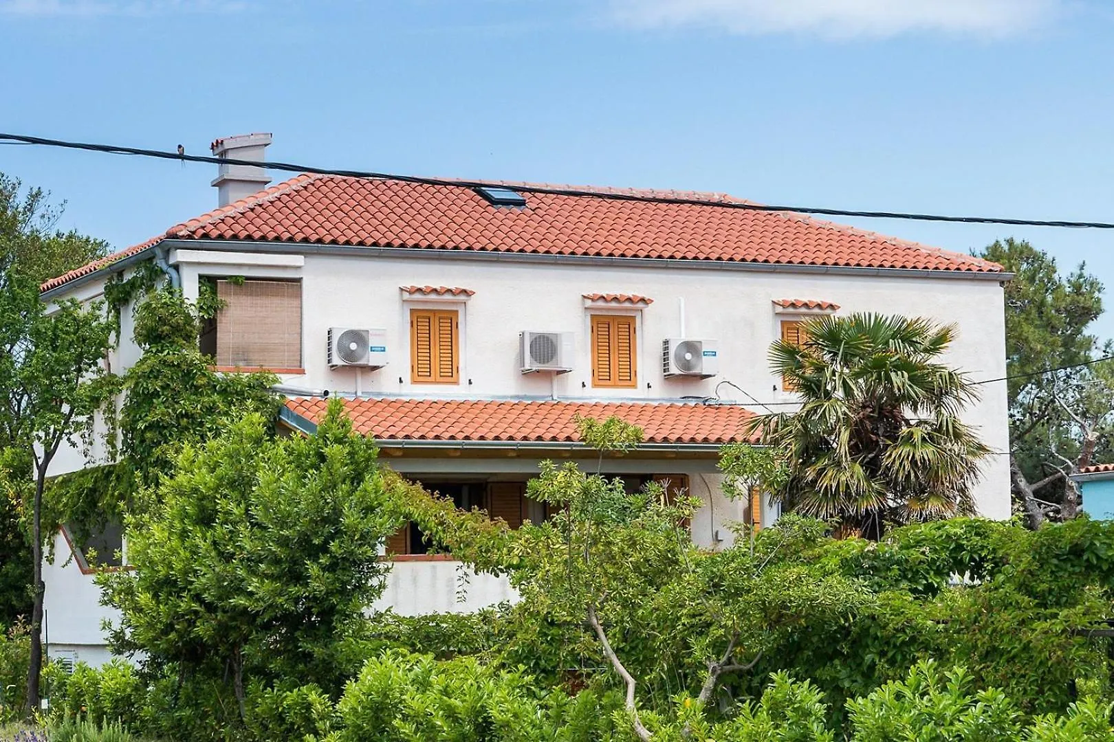 House Rossella With Cozy Apartment And Rooms Close To The Beach Nerezine 0*,  Croatia