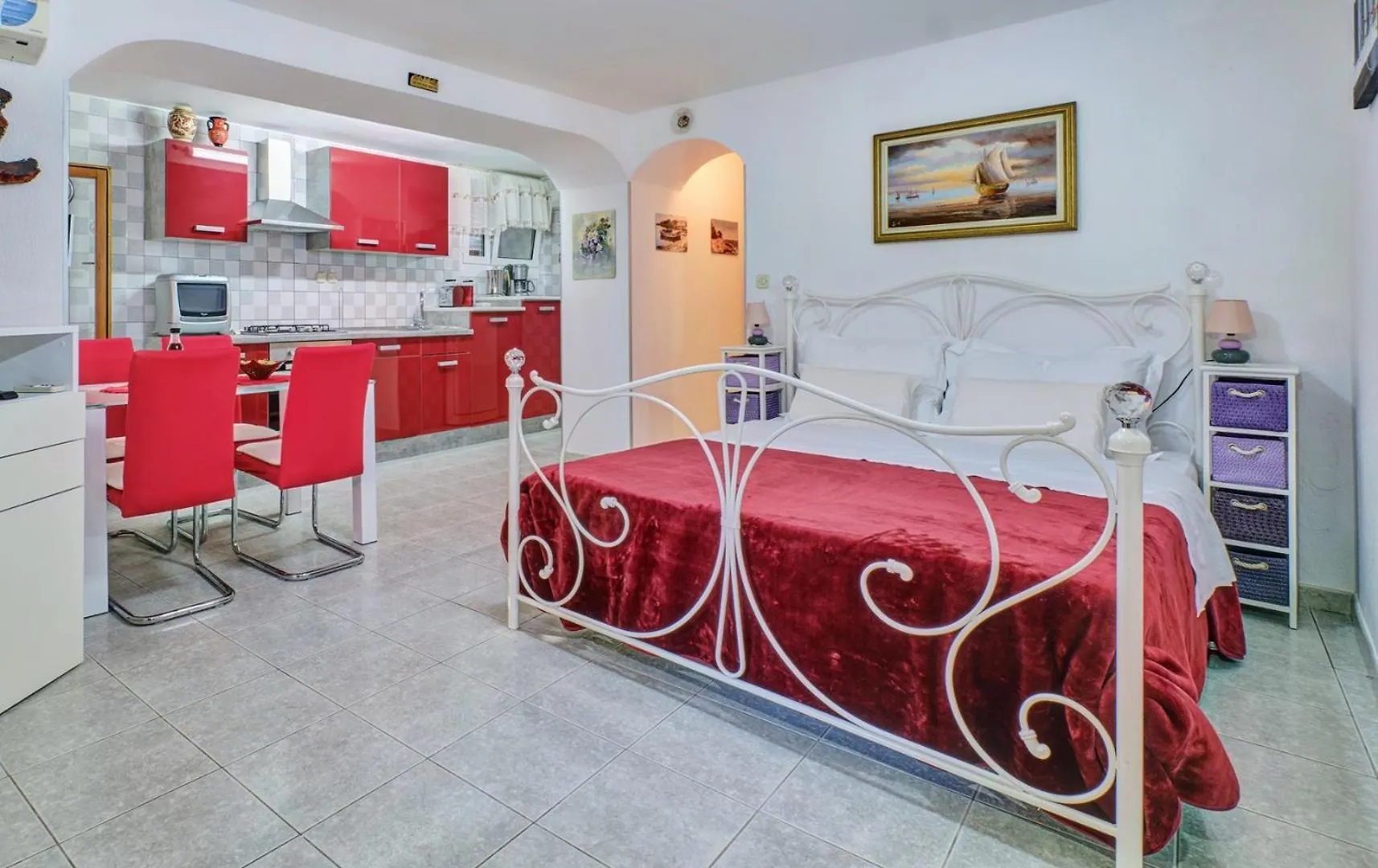 House Rossella With Cozy Apartment And Rooms Close To The Beach Nerezine