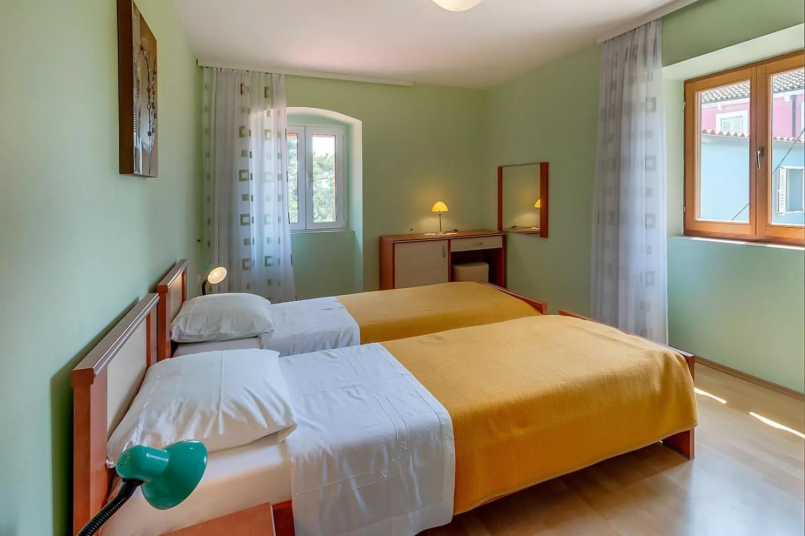 Guest house House Rossella With Cozy Apartment And Rooms Close To The Beach Nerezine