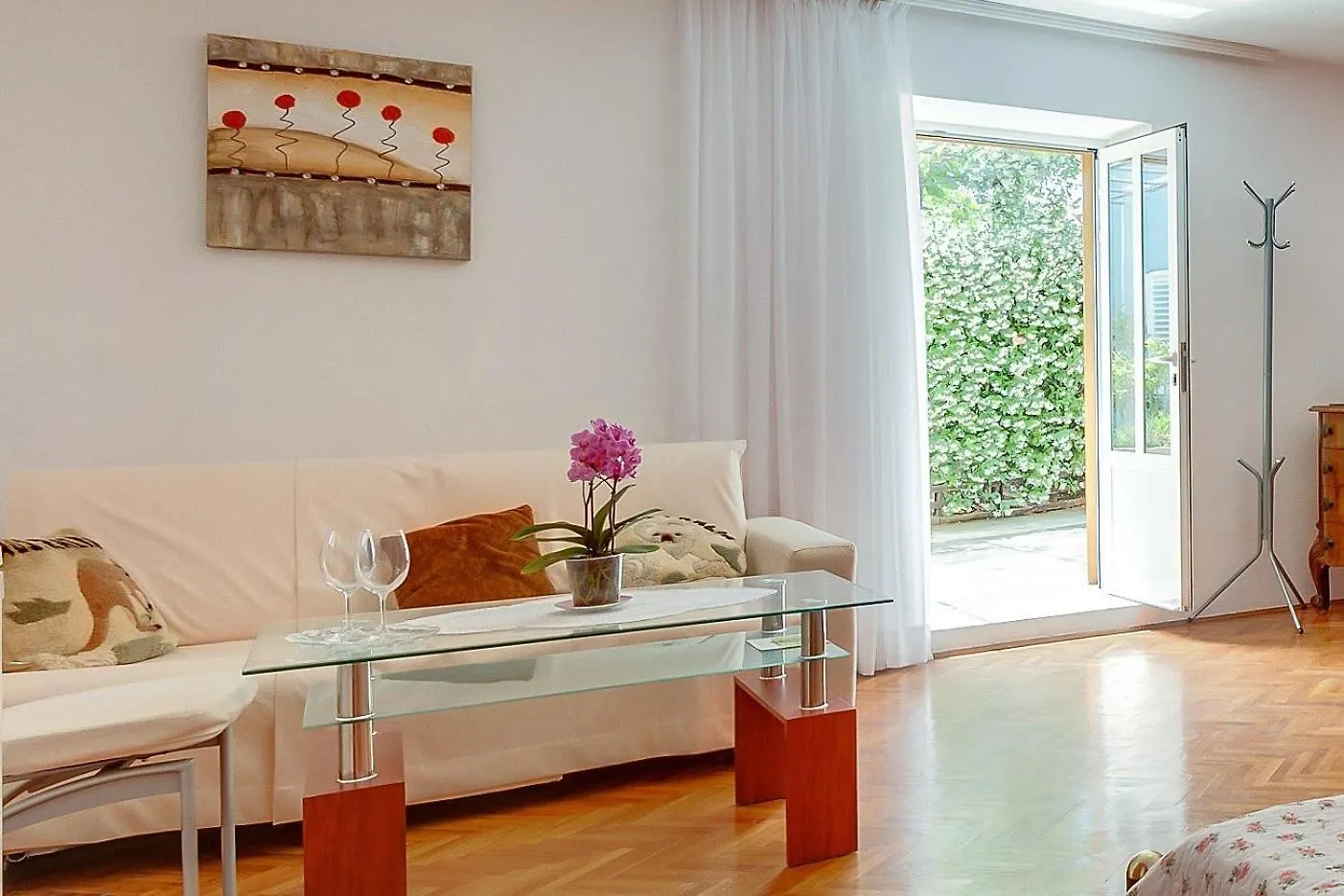 House Rossella With Cozy Apartment And Rooms Close To The Beach Nerezine Croatia