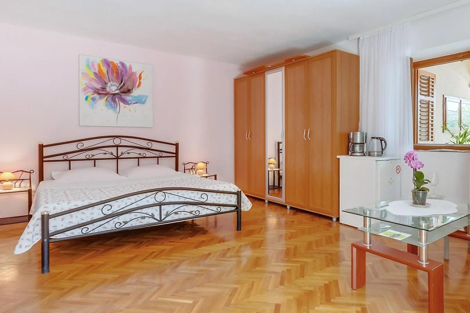 House Rossella With Cozy Apartment And Rooms Close To The Beach Nerezine Croatia