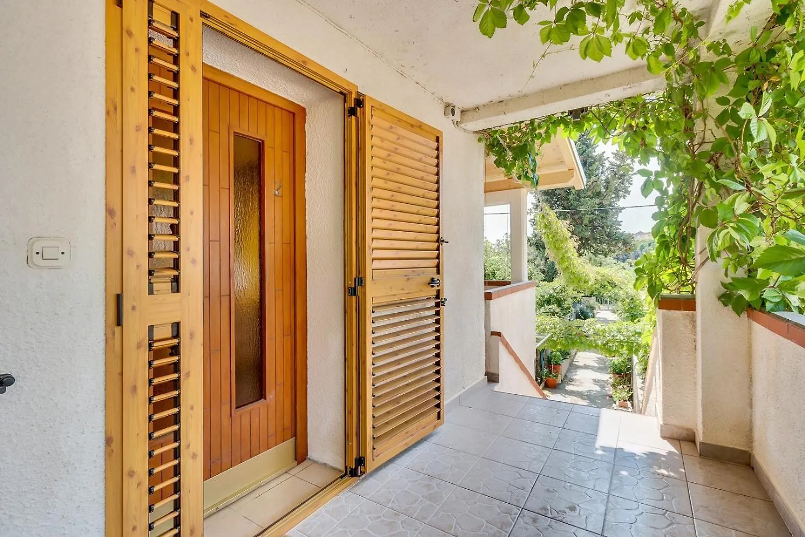Guest house House Rossella With Cozy Apartment And Rooms Close To The Beach Nerezine Croatia