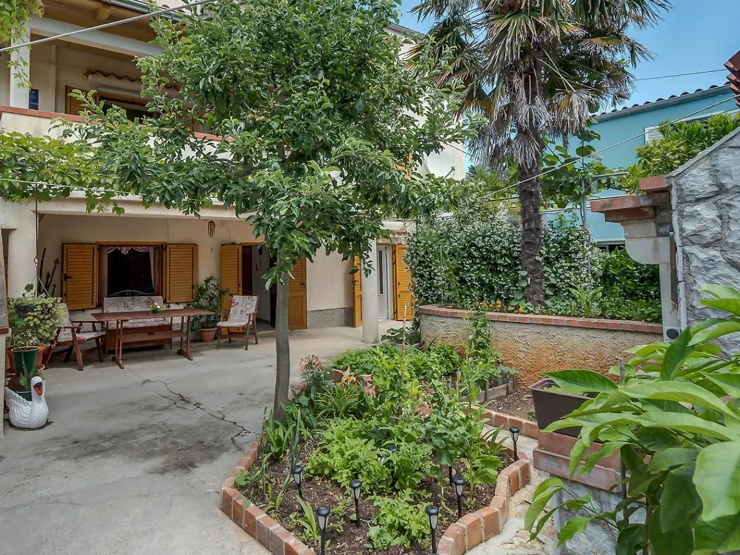 Guest house House Rossella With Cozy Apartment And Rooms Close To The Beach Nerezine Croatia