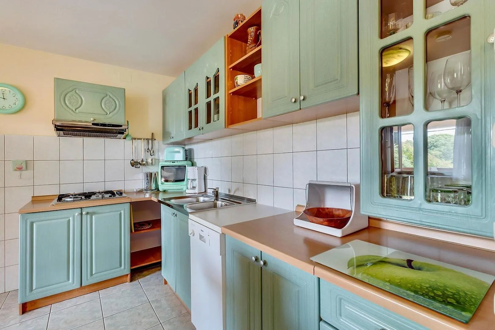 House Rossella With Cozy Apartment And Rooms Close To The Beach Nerezine 0*,  Croatia